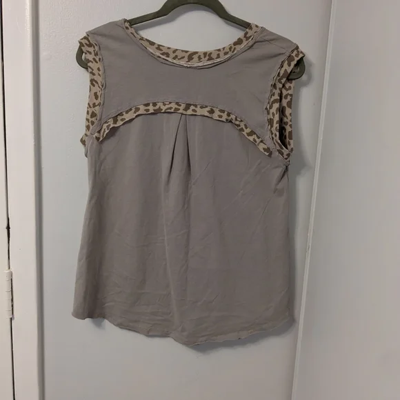 POL Khaki Cap With Leopard Print Trim Sleeve Buttoned Blouse - Picture 3 of 3